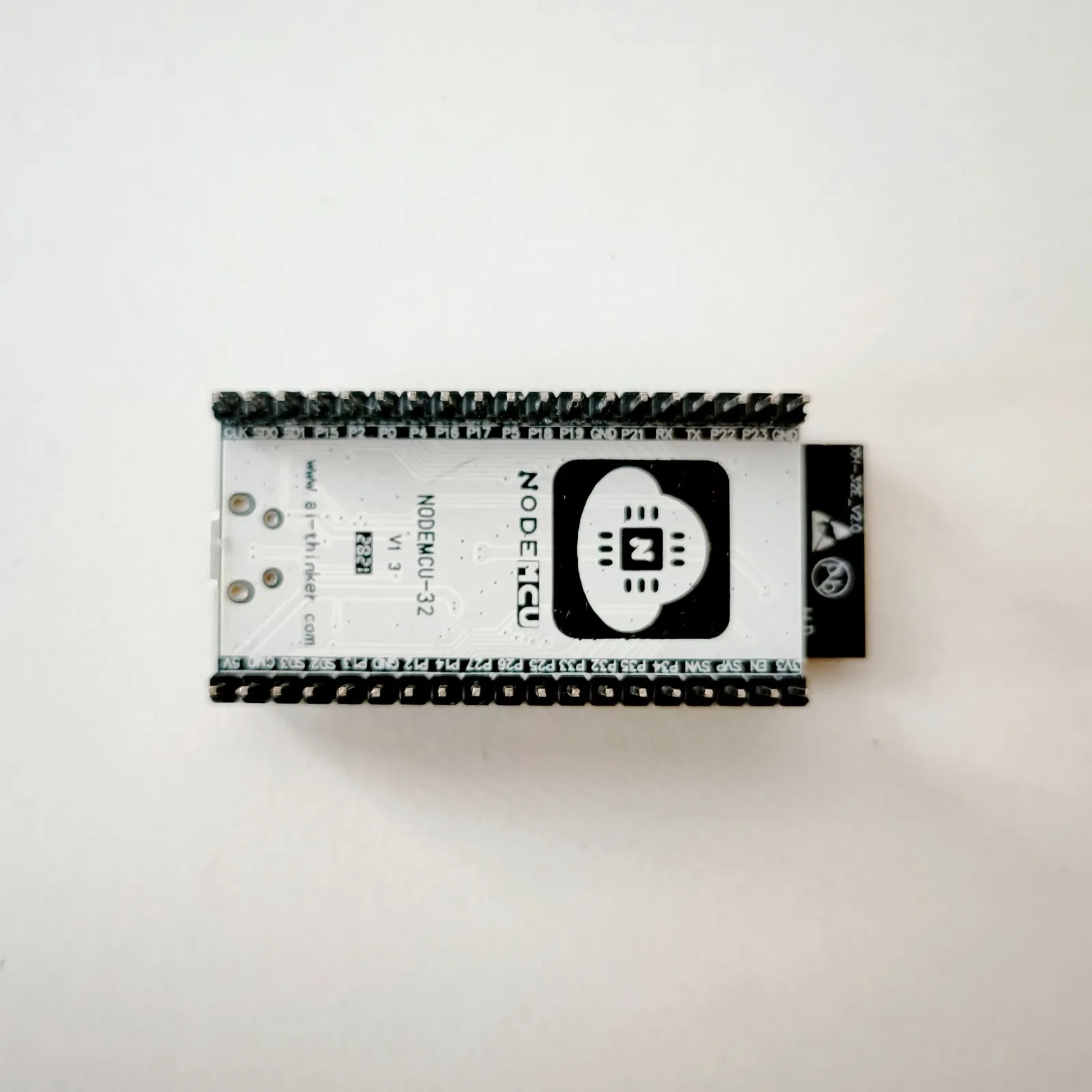 ESP32-WROOM-32E Mikrocontroller Bild 5 anzeigen